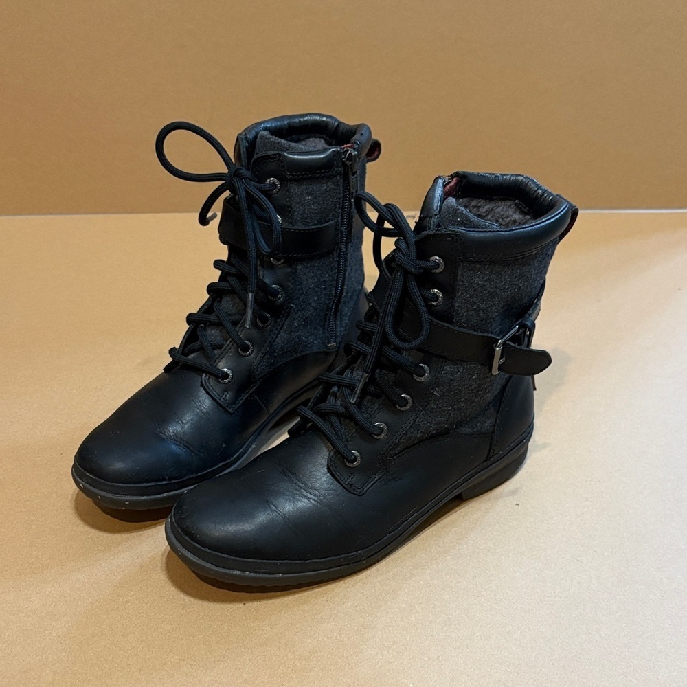 UGG Black leather Lace-Up Boots